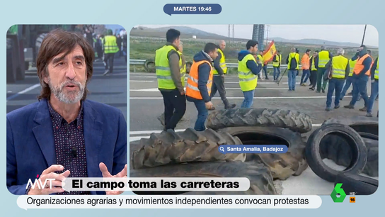 "El que la trabaja es el que menos se lleva, se lo llevan los intermediarios y las grandes cadenas alimenticias", afirma Benjamín Prado, que en este vídeo analiza las protestas de los agricultores que, según opina, "tienen muchísima razón".